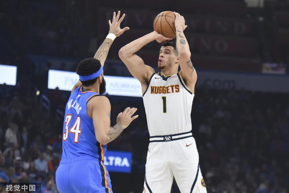 他不仅在比 他不仅在比